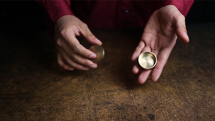 Echo Box by Zhao Xinyi & Menzi Magic